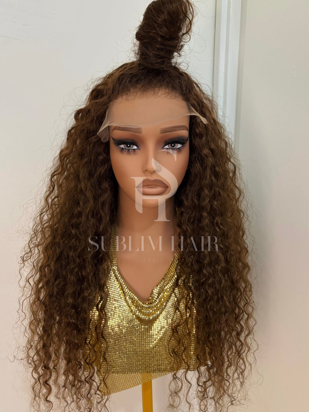 Kim– Perruque Water Wave – Gluelace 5x5 Transparente – Densité 250% – Marron Clair