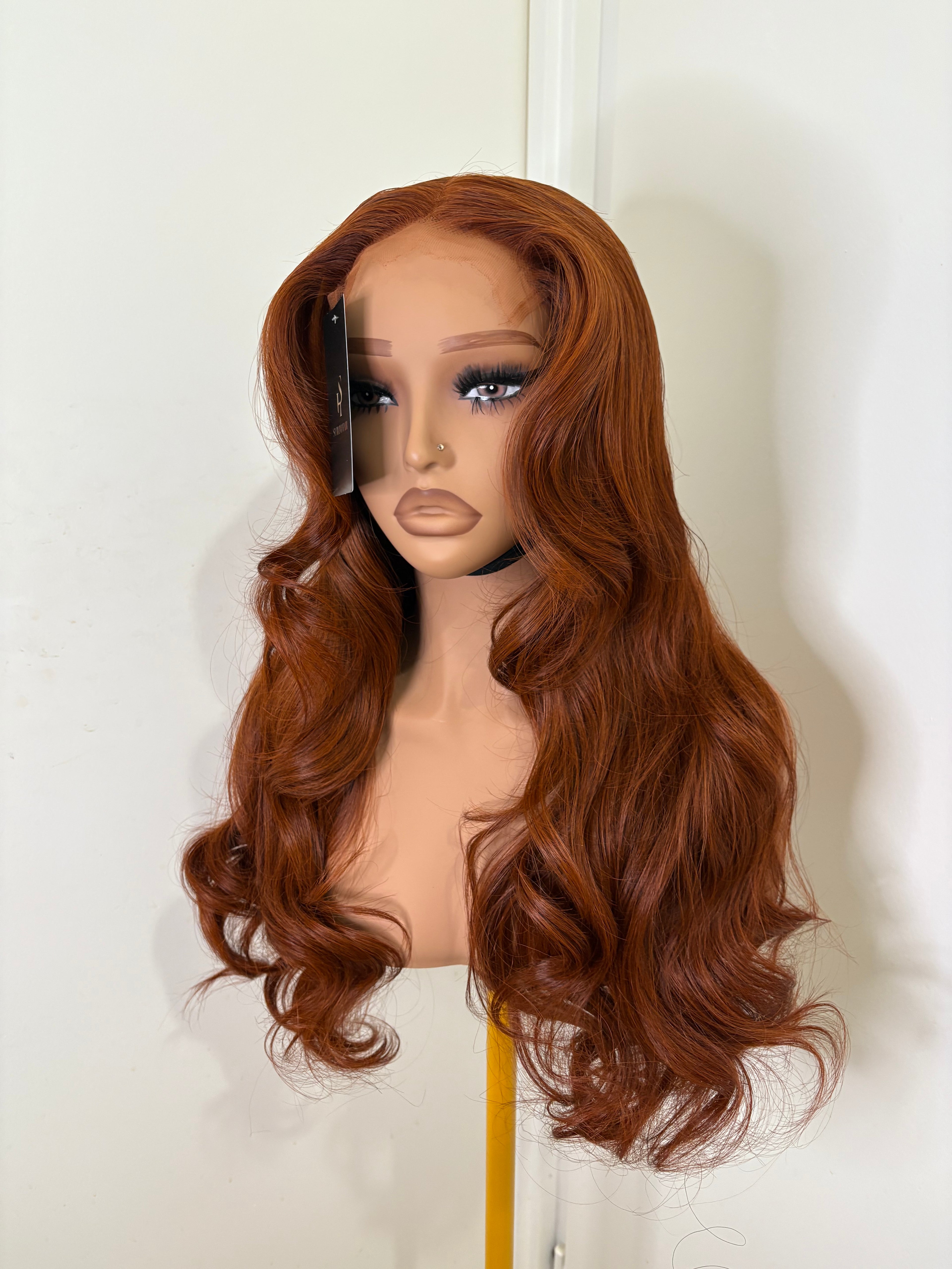 Léana – 5x5 Glueless Ginger Dégradée 300% SDD Virgin Burmese Premium